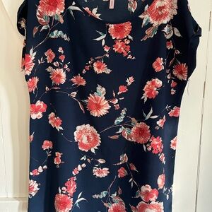 SALE 3/$20 Women’s Short Sleeve Floral Tee - Navy with Coral Flowers